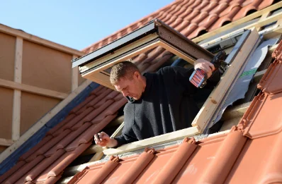 Pose de fenêtres de toit Velux à Etchebar